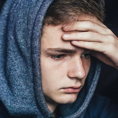 Паническая атака у подростка: как распознать и что делать