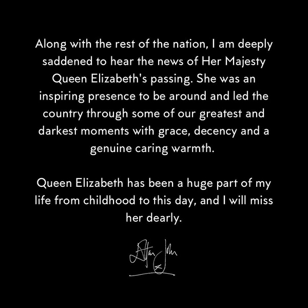 «Она была королевой всю мою жизнь»: Твигги, Бекхэмы и другие звезды делятся трогательными воспоминаниями об умершей Елизавете II