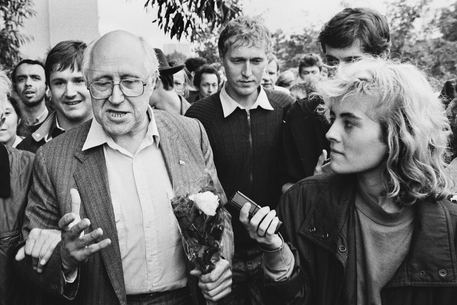 Вспоминаем, что творилось на улицах Москвы во время путча 1991 года (много  фото) | MAXIM