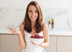 Враги деменции: вкусные и полезные ягоды, которые помогут держать мозг всегда в тонусе