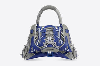 Крупным планом: сумка Balenciaga, выполненная из кроссовок