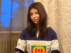 Завалили цветами: как отметила день рождения сторонящаяся людей Алиса Казьмина