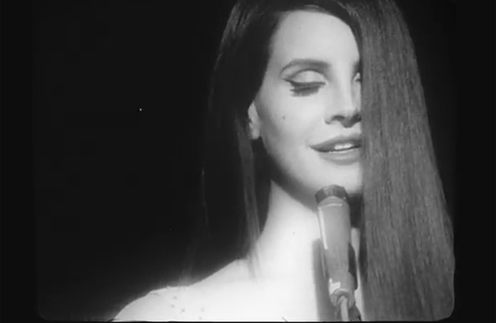 Лана Дель Рей (Lana Del Rey) исполнила свою версию национального гимна.