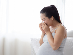 Простуда на поздних сроках беременности: в чем риск и как лечить?