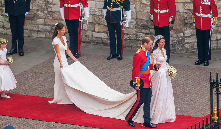 7 самых дорогих королевских свадебных платьев