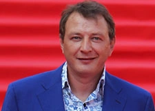 Марат Башаров мечтает вырастить из сына известного хоккеиста