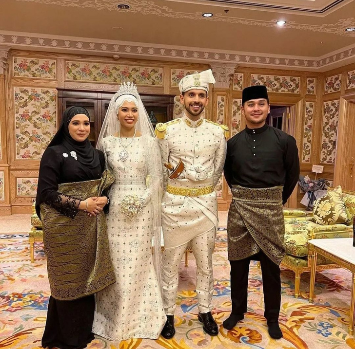 Платье из серебряной парчи, расшитое бриллиантами: самая красивая принцесса Брунея вышла замуж
