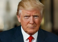 Дональд Трамп подал в суд на бывшую помощницу