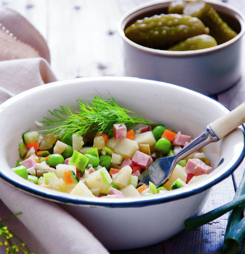 Пpиготовить 1,4 кг салата оливье в этом году обойдется в 312 рублей