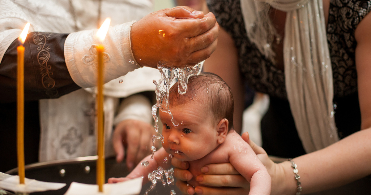 Крещение малыша -когда крестить ребенка?