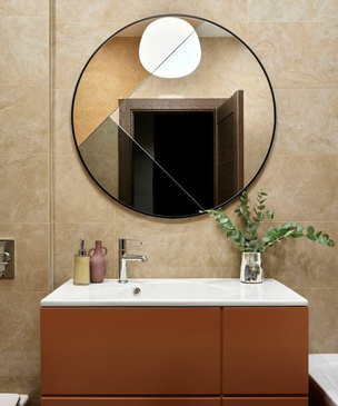 Модная деталь: круглые зеркала в ванной комнате