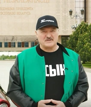 В Сети обсуждают новый имидж Лукашенко: президент Белоруссии сменил пиджак на мотоциклетную куртку