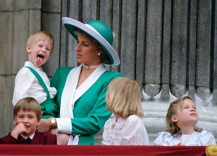 Сенсационно: принц Уильям рассказал, за что стеснялся принцессу Диану и как сложилось его детство