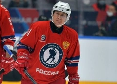 Фурор Владимира Путина на льду. Команда президента выиграла матч Ночной хоккейной лиги