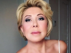 65-летняя Любовь Успенская повредила ребро шваброй на съемках клипа