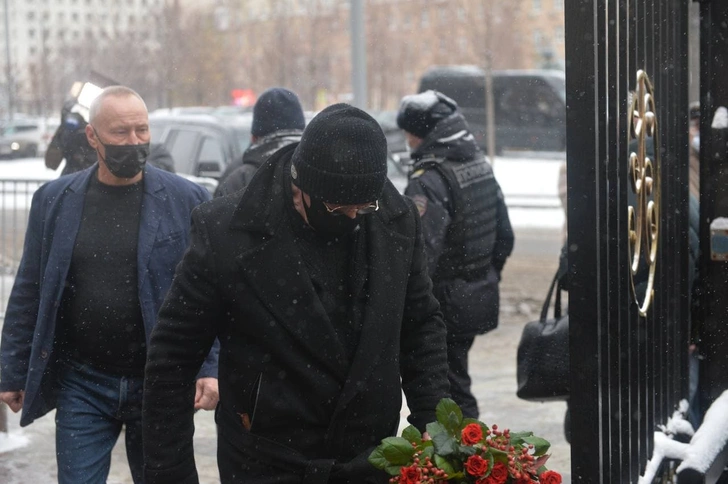 В Москве прощаются с Александром Градским. Прямая трансляция