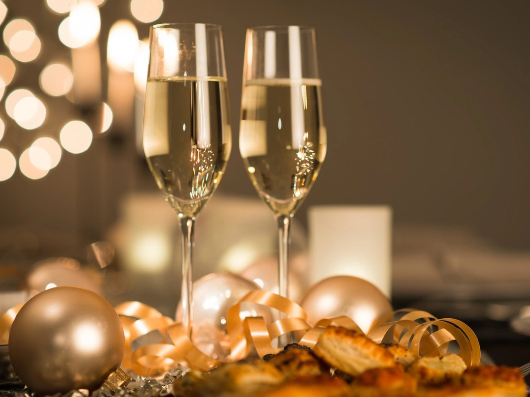 Что должно быть на новогоднем столе, чтобы задобрить Водяного Кролика — главный символ 2023 года | marieclaire.ru