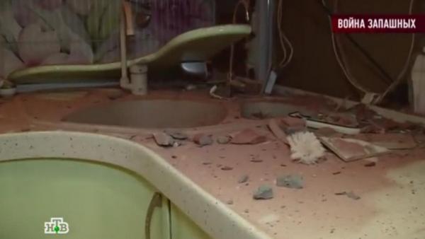 Соседи Ирины Запашной пробили дыру в стене ее квартиры и разрушили дорогую мебель