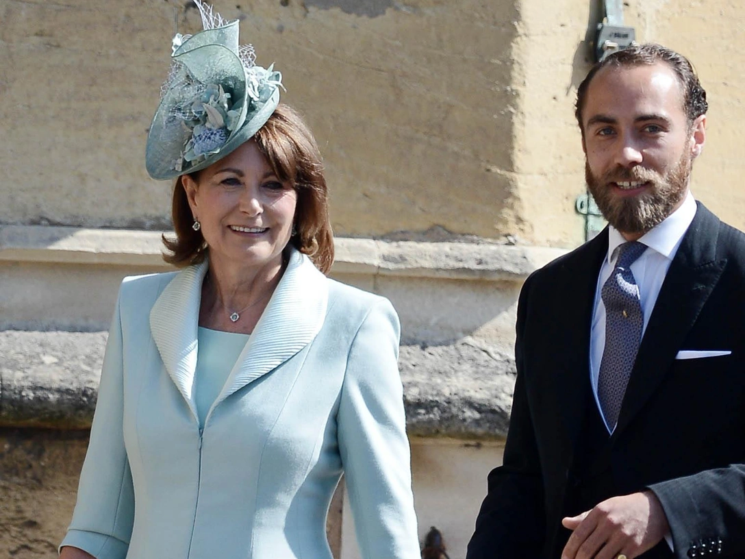 Кэрол Миддлтон и ее сын Джеймс на свадьбе принца Гарри и Меган Маркл, 19 мая 2018 | marieclaire.ru