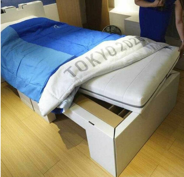 Спортсмены проверили на прочность «антисекс-кровати» в Токио (видео прилагается)