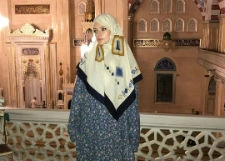 Лиза Пескова сменила откровенные платья на хиджаб