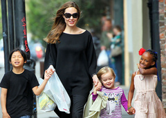 Анджелина Джоли и Сандра Баллок – самые щедрые мамы