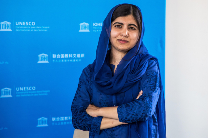 Фото №1 - Пережила обстрел и кому, вышла замуж: удивительная история пакистанской активистки Малалы Юсуфзай