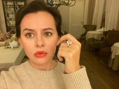 Орех раскололся: Оксана Лаврентьева выложила фото с обнаженными ягодицами с очень смелого ракурса