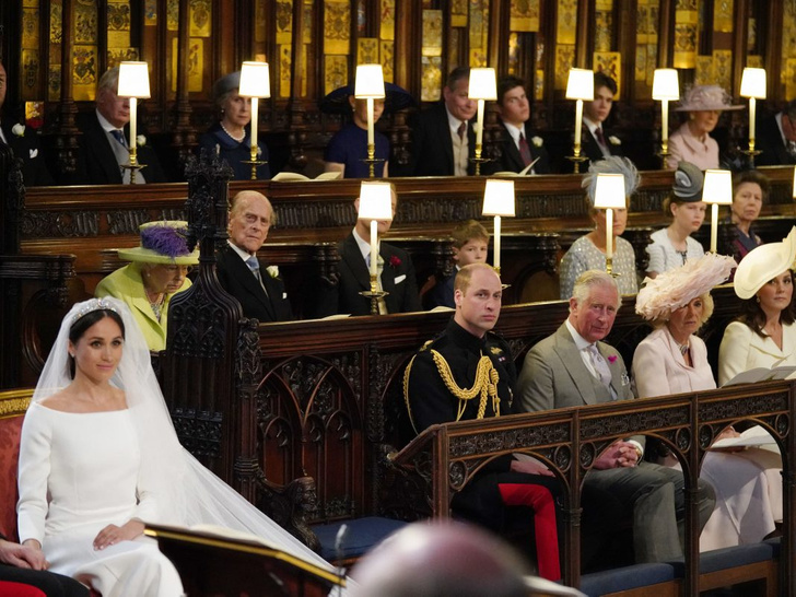 Традиции Виндзоров: для кого на королевских свадьбах в церкви оставляют пустое место в первом ряду