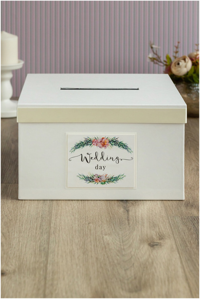 Свадебная коробка для подарков молодоженам "Эвкалипт" белого цвета с атласной лентой айвори и красивым растительным принтом