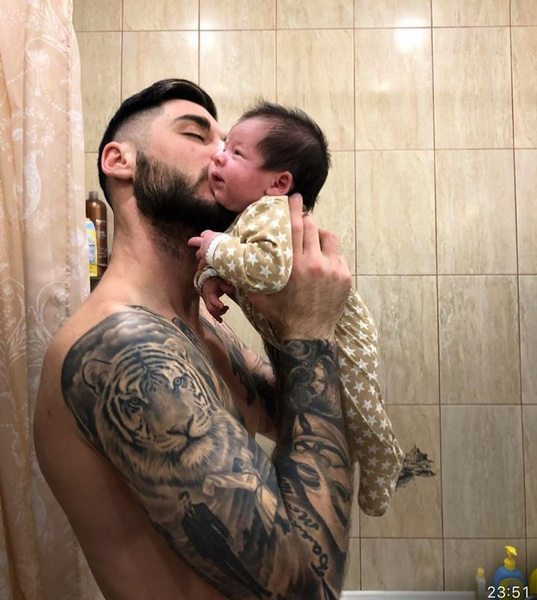 Салибеков обратился к младшему сыну, Лазарев отдыхает в роскошном отеле. Соцсети звезд