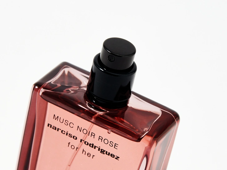 Аромат дня: for her MUSC NOIR ROSE от Narciso Rodriguez