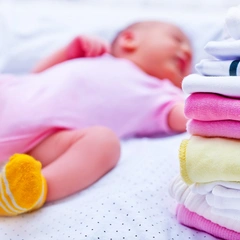 Нужно ли гладить вещи для новорожденных: мнение педиатра