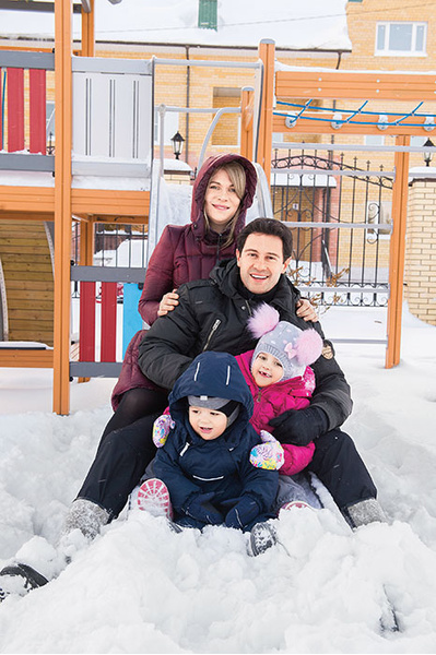 Антон и Виктория Макарские: первый Новый год в своем доме