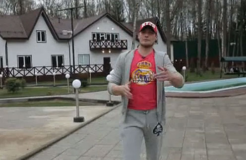 Александр Задойнов проводит экскурсию по новому «Дому-2»