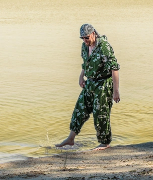 Вода у берегов Куршской косы внезапно стала желтой