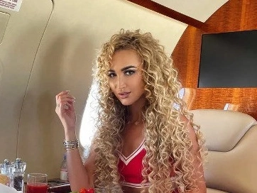 Пассажиры молились: что произошло с самолетом, в котором Ольга Бузова летела в Волгоград