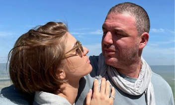 Возмужал без Собчак: Максим Виторган с Нино отдыхают в Танзании