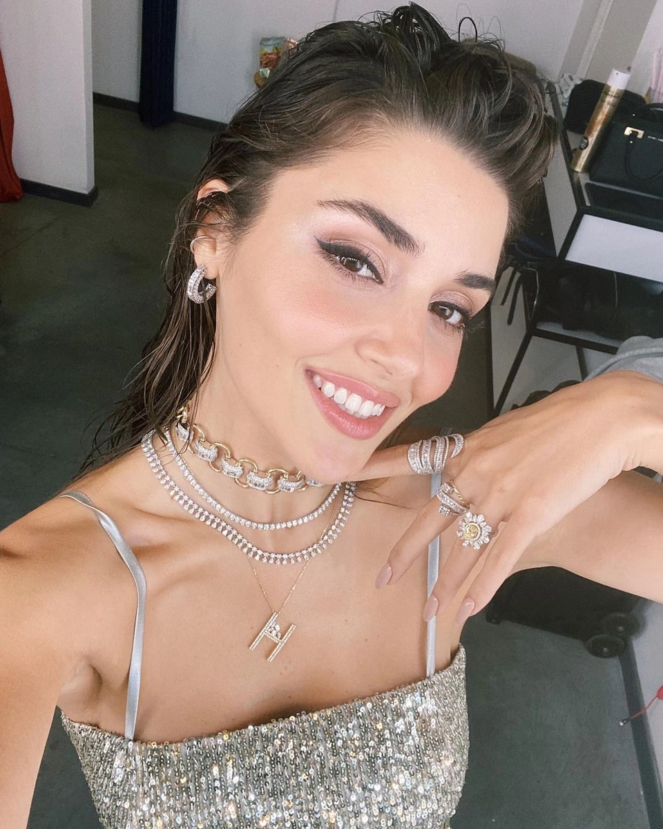 Красавчики-актеры и никакого секса. Почему турецкие сериалы так популярны?