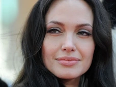 Анжелина Джоли заявила о жестокости Брэда Питта к детям