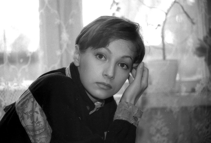 Смерть дочери и голоса в голове на Гоа: как экс-жена Ефремова скатилась на дно, в квартиру без света и денег