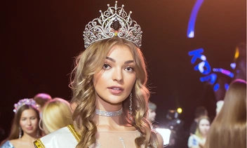 Мотоциклы, путешествия и музыка: чем живет 19-летняя победительница «Красы России»