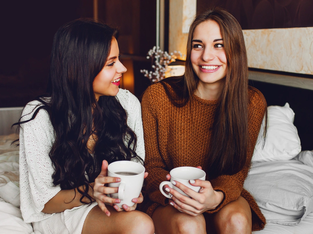 Выдадут интеллект: 5 способов показать свою заинтересованность в собеседнике | marieclaire.ru