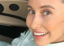 Звезда «Уральских пельменей» продемонстрировала округлившийся живот