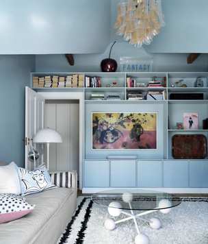 Голубой цвет в гостиной: 40+ стильных решений