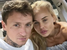 Брюнетка с бровями-ниточками. Какой была любовница Павла Мамаева до пластики