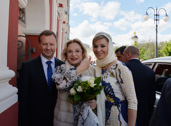 Людмила Максакова и Мария Максакова с мужем Денисом