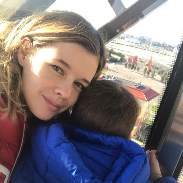 Катерина Шпица согласовывает откровенные снимки с маленьким сыном
