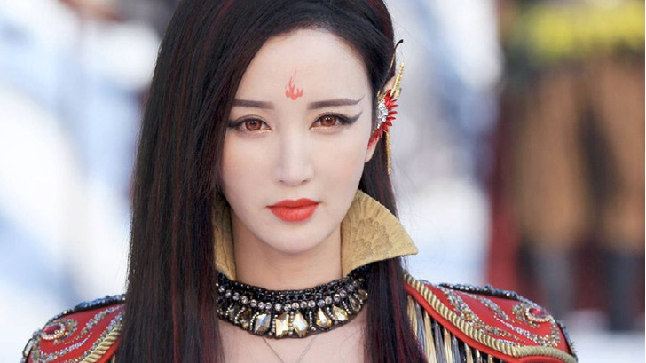 Невинная красота с кучей косметики: секреты макияжа героинь китайских фэнтези-дорам