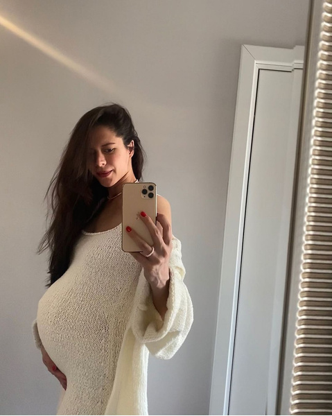 После родов можно! Избранница Ивана Янковского впервые показала себя во время беременности